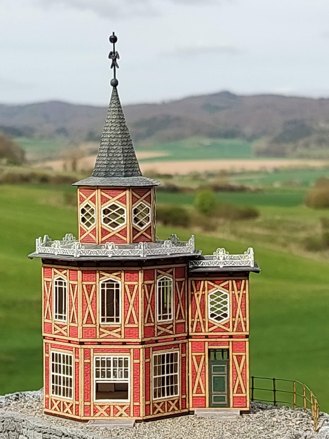 8-Eck-Pavillon „Rübeland“ – Detailreicher Architekturbausatz im klassischen Fachwerkstil